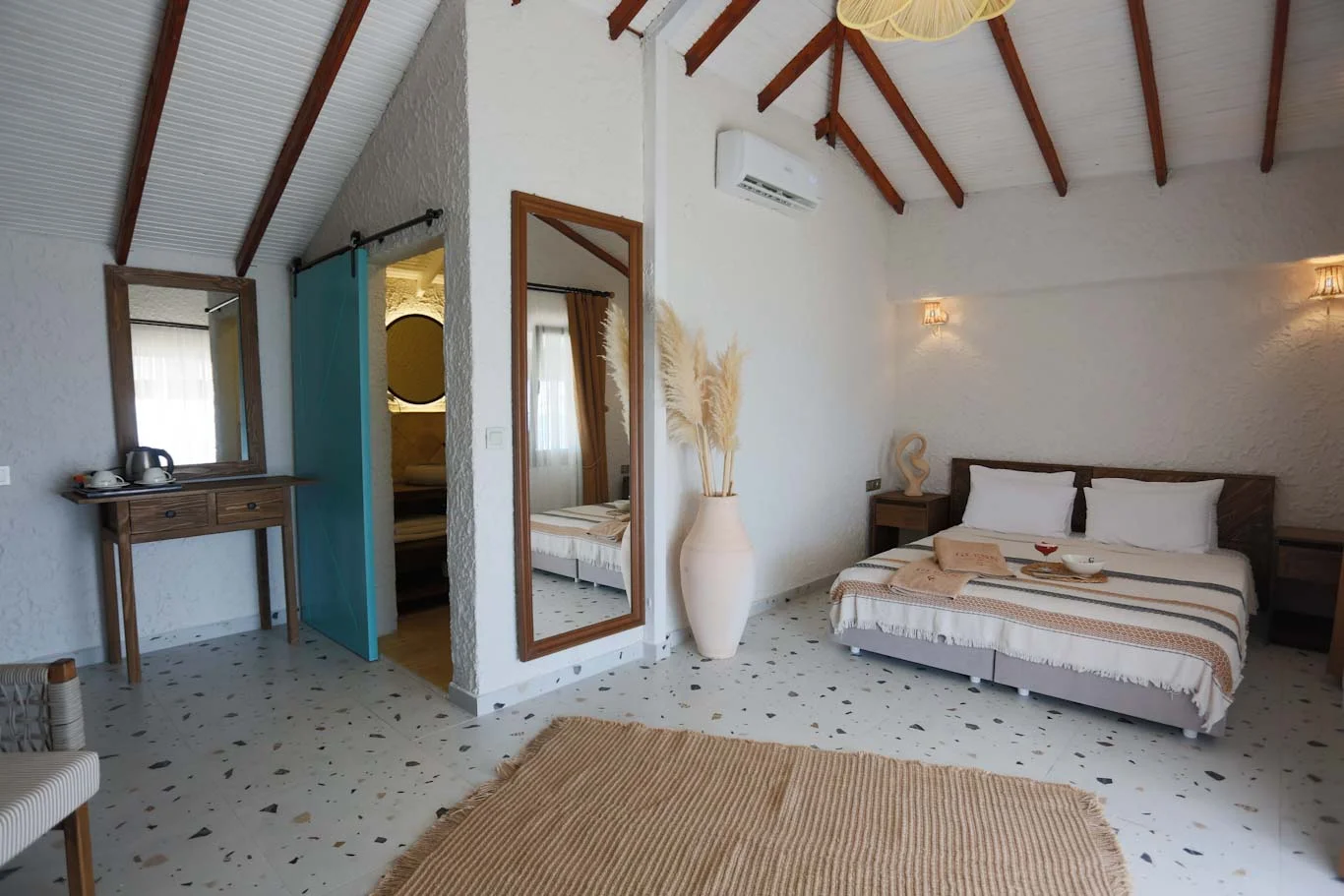 Glenn Hotel & Beach 6