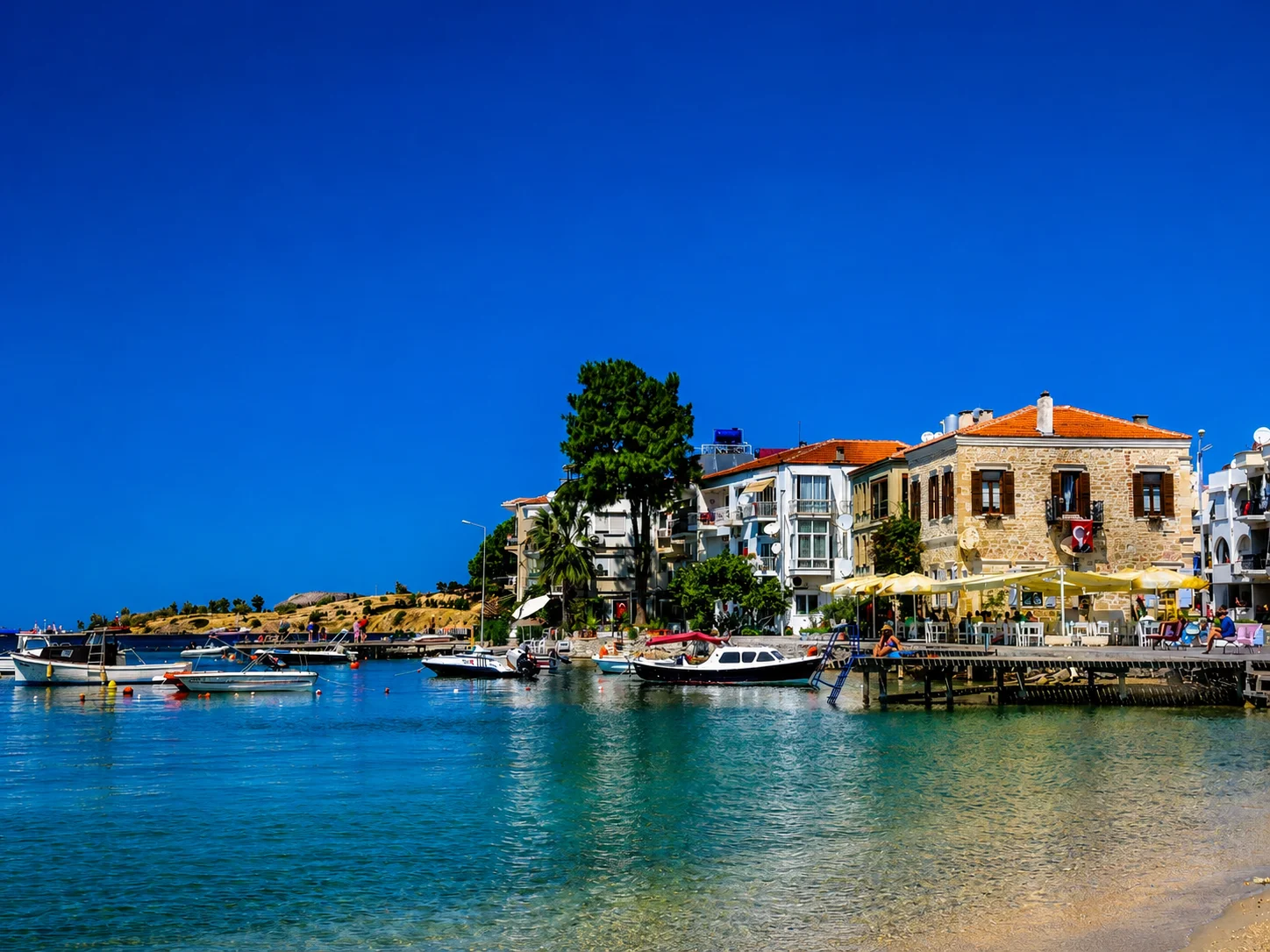 Foça'da Bir Günde Neler Yapılır?